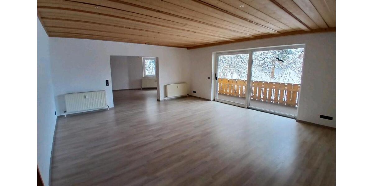 Etagenwohnung Warmensteinach - 5 Zimmer, 150 m&sup2;, 800&euro; | Angebot:24715070