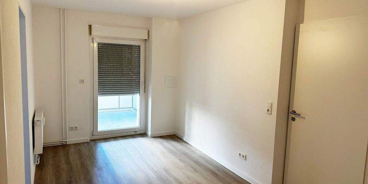 Etagenwohnung Singen (Hohentwiel) Singen - 4 Zimmer, 111 m&sup2;, 1.260&euro; | Angebot:25677101