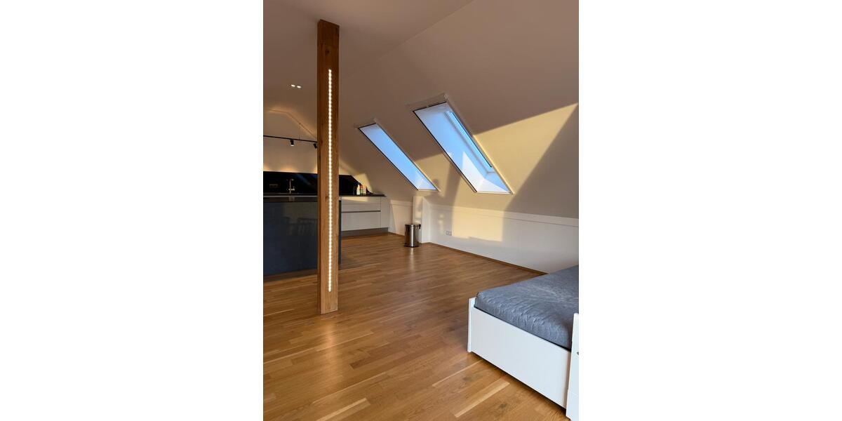 Dachgeschoßwohnung Straubing - 2 Zimmer, 92 m&sup2;, 1.100&euro; | Angebot:24748856