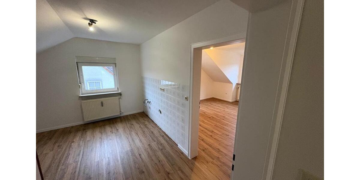 Dachgeschoßwohnung Bayreuth Meyernberg - 3 Zimmer, 75 m&sup2;, 520&euro; | Angebot:26648163