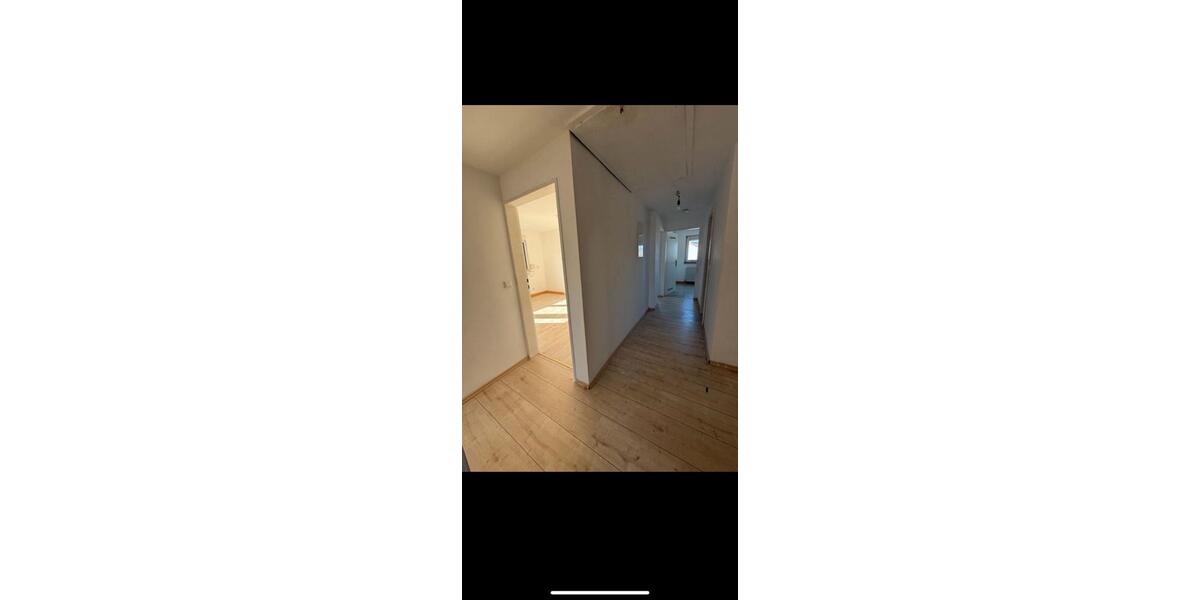 Dachgeschoßwohnung Friedberg (Hessen) - 4 Zimmer, 80 m&sup2;, 990&euro; | Angebot:24731772