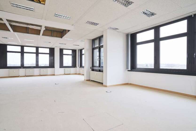 Büro in Neuss 3.900 € 602 m² zimmer