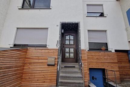 Einfamilienhaus mit Hof und Nebengebäude 4 zimmer