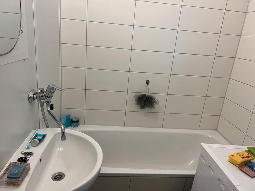 1-Zi Wohnung voll möbliert mit Balkon in Zentrum