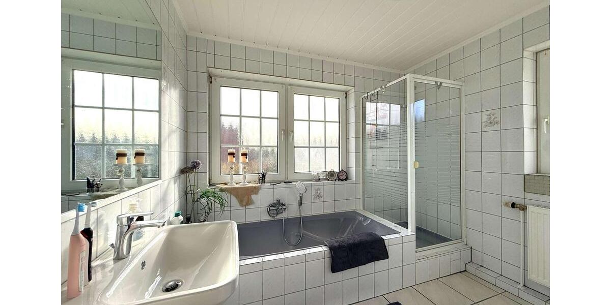 Maisonettenwohnung Bad Pyrmont - 4 Zimmer, 165 m&sup2;, 1.150&euro; | Angebot:26267973