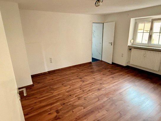 Erdgeschoßwohnung Gunzenhausen - 4 Zimmer, 124 m&sup2;, 965&euro; | Angebot:26429646