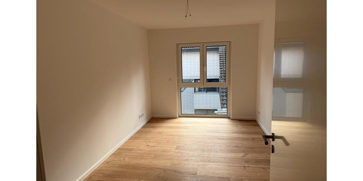 Etagenwohnung Frankfurt am Main Ost - 4 Zimmer, 103 m&sup2;, 1.980&euro; | Angebot:26073177