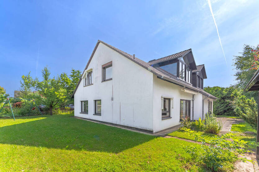 Großräumiges Einfamilienhaus in Baunatal wartet auf neue Mieter - Ideal für große Familien