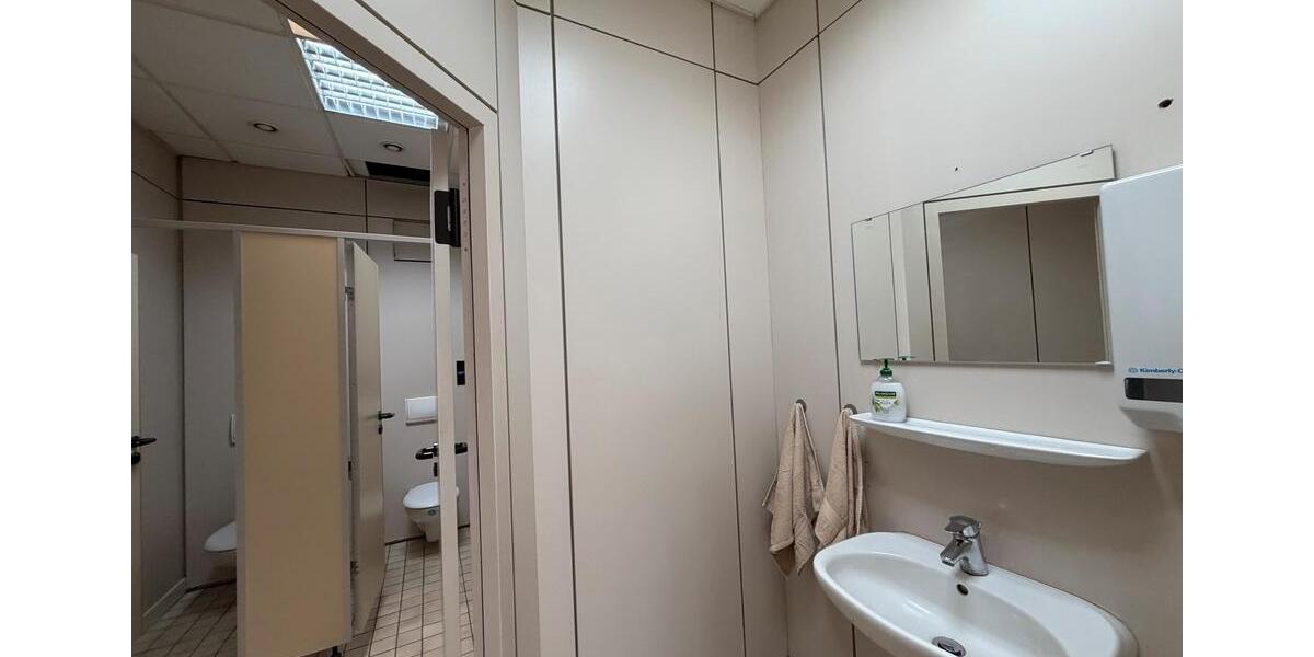Wohnen auf Zeit Würzburg Lengfeld - 5 Zimmer, 250 m&sup2;, 23&euro; | Angebot:26060455