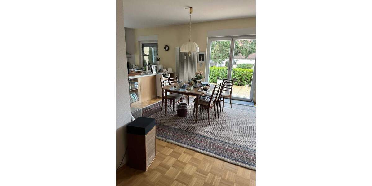 Etagenwohnung Saarbrücken Malstatt - 4 Zimmer, 130 m&sup2;, 1.200&euro; | Angebot:26306406