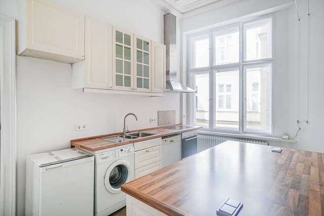 Charaktervolle und großzügige AltbauWohnung mit teilgewerblicher Nutzung