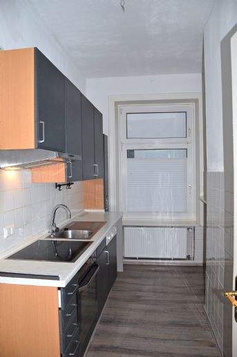 Gepflegte Altbau- ObergeschossWohnung mit überdachtem PKW-Stellplatz und guter Raumaufteilung in beliebter Wohnlage in Hamburg- Eimsbüttel