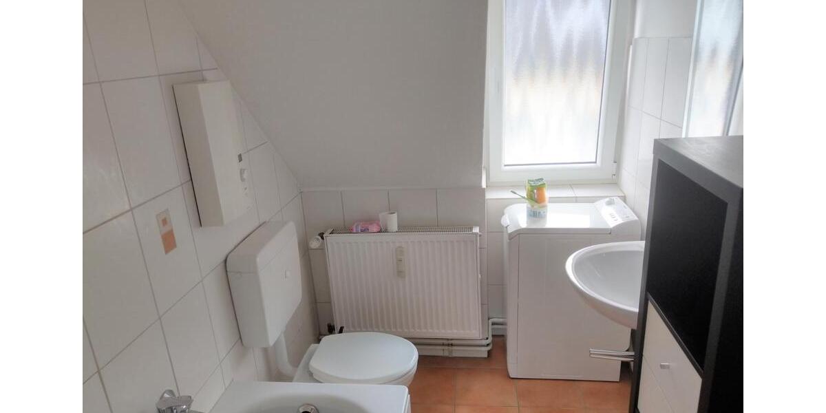 Dachgeschoßwohnung Duisburg Großenbaum - 3 Zimmer, 66 m&sup2;, 690&euro; | Angebot:25751625