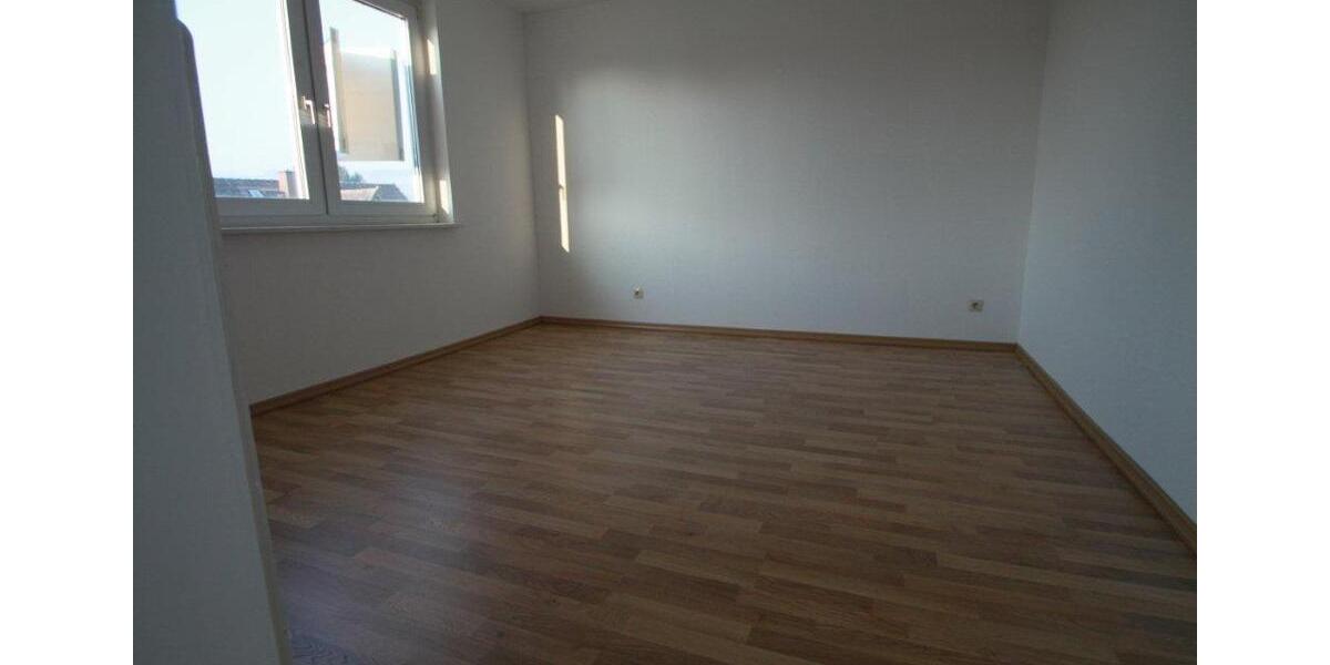 Dachgeschoßwohnung Bad Pyrmont - 2.5 Zimmer, 73 m&sup2;, 450&euro; | Angebot:26478284