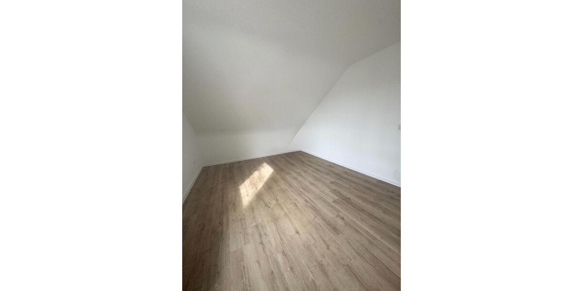 Dachgeschoßwohnung Oberhausen Alstaden - 2 Zimmer, 58 m&sup2;, 550&euro; | Angebot:25871624