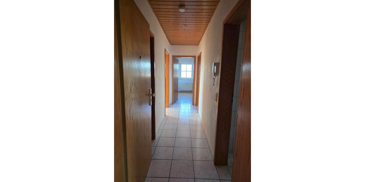 Schöne Dachgeschosswohnung in zentraler Lage - Dachgeschoßwohnung Florstadt | Angebot:24351624