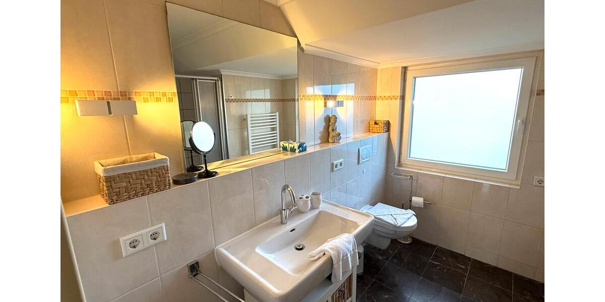 Dachgeschoßwohnung Sylt - 2 Zimmer, 60 m&sup2;, 1.250&euro; | Angebot:25170583