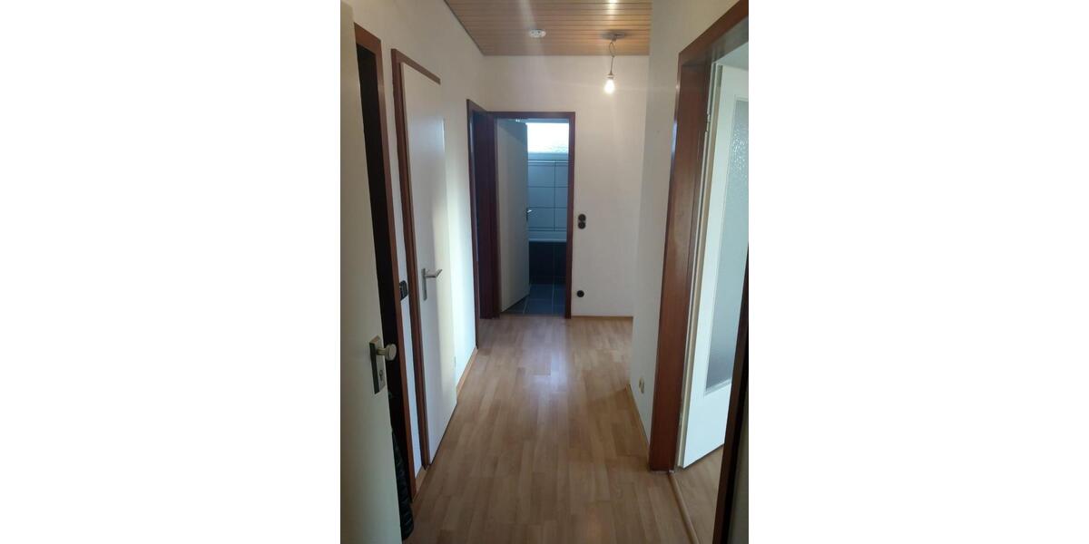 Helle 3-Zimmer-Wohnung mit Balkon in DU-Großenbaum 3 zimmer