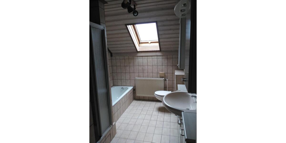 Dachgeschoßwohnung Thurnau - 4 Zimmer, 100 m&sup2;, 650&euro; | Angebot:25875104