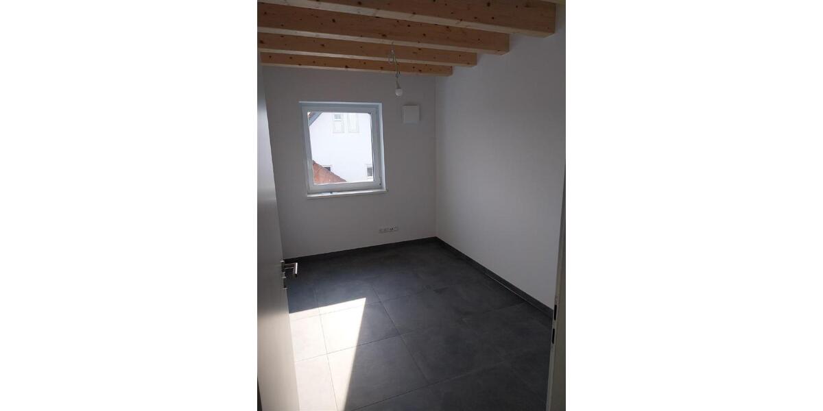 Maisonettenwohnung Geisenhausen - 3 Zimmer, 94 m&sup2;, 1.350&euro; | Angebot:25755390