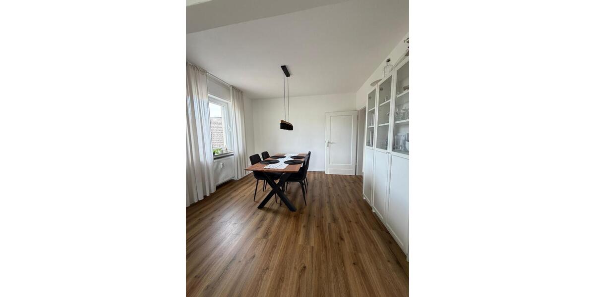 Etagenwohnung Oerlinghausen - 2 Zimmer, 80 m&sup2;, 900&euro; | Angebot:26603570