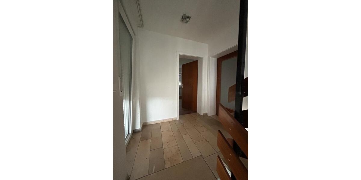 Etagenwohnung Mitteleschenbach - 5 Zimmer, 120 m&sup2;, 850&euro; | Angebot:26215565