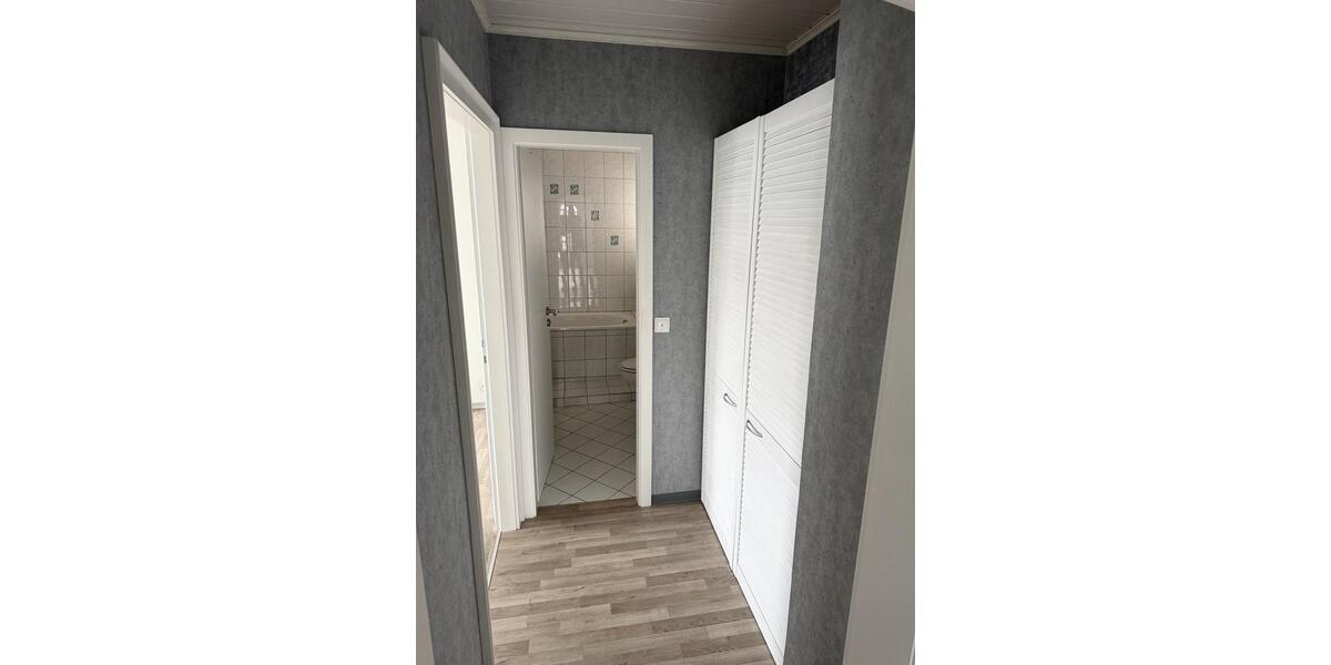 Erdgeschoßwohnung Ense - 2 Zimmer, 75 m&sup2;, 900&euro; | Angebot:26416853