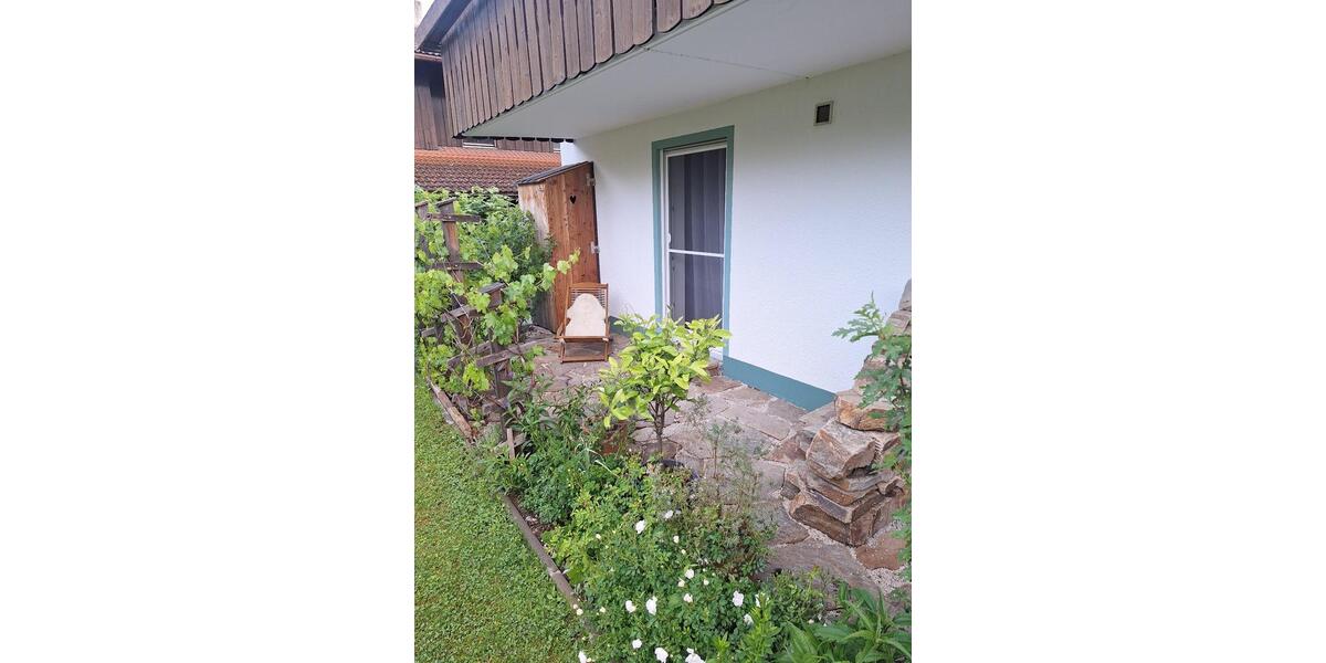 Erdgeschoßwohnung Chieming - 2.5 Zimmer, 81 m&sup2;, 1.130&euro; | Angebot:26585568