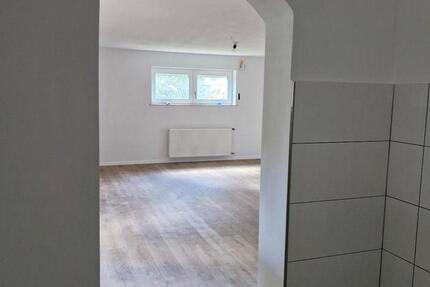 Modernisierte 3-Raum-Souterrain-Wohnung; Terrasse, Keller, Sauna 2.5 zimmer