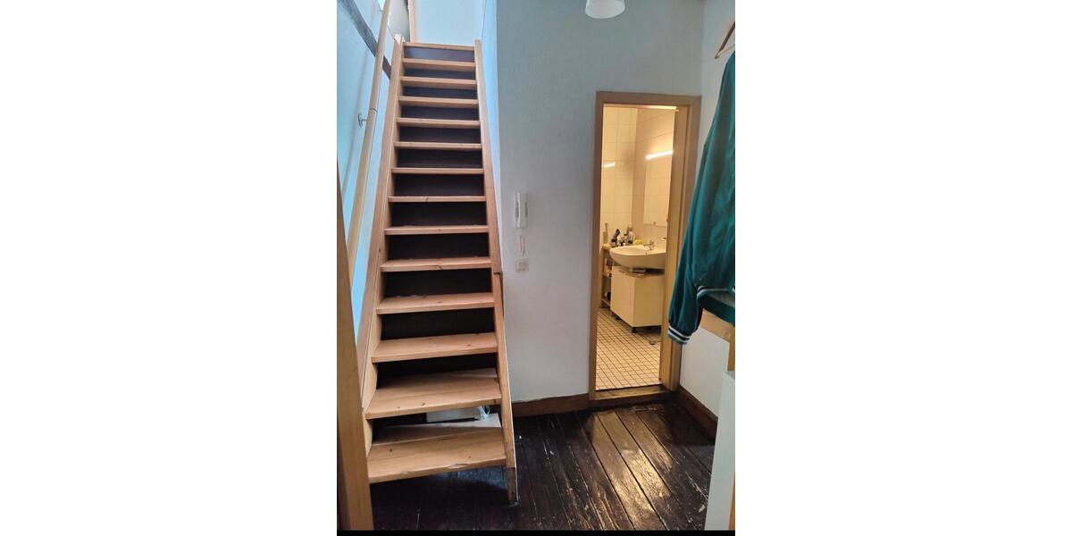 Dachgeschoßwohnung Saarbrücken - 3 Zimmer, 60 m&sup2;, 580&euro; | Angebot:26013066