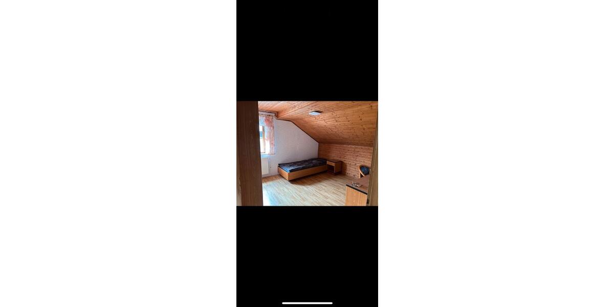 Etagenwohnung Dermbach - 5 Zimmer, 15 m&sup2;, 380&euro; | Angebot:21619748