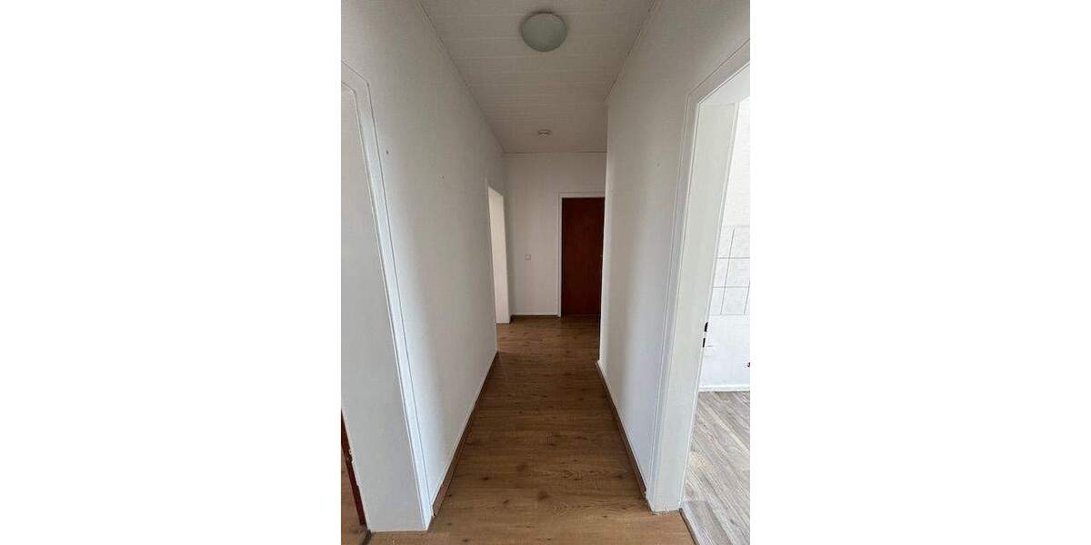 Etagenwohnung Oberhausen Stadtmitte - 3 Zimmer, 67 m&sup2;, 400&euro; | Angebot:24342023