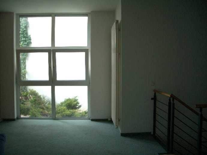 Kleine Gewerbeeinheit über 2 Etagen in Zeulenroda nach umfangreicher Sanierung zu vermieten 3 zimmer