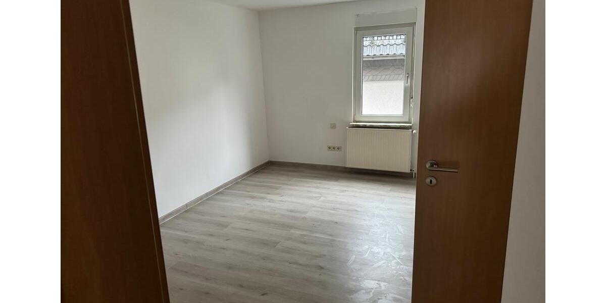 Etagenwohnung Siegen Eiserfeld - 3 Zimmer, 70 m&sup2;, 850&euro; | Angebot:25979591