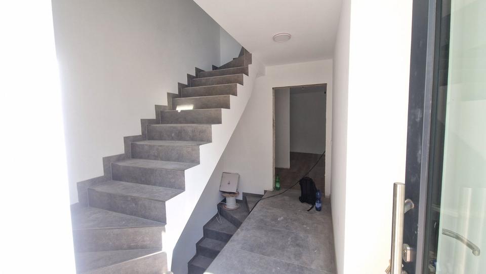 Dachgeschoßwohnung Weinheim - 3 Zimmer, 104 m&sup2;, 1.200&euro; | Angebot:25637931