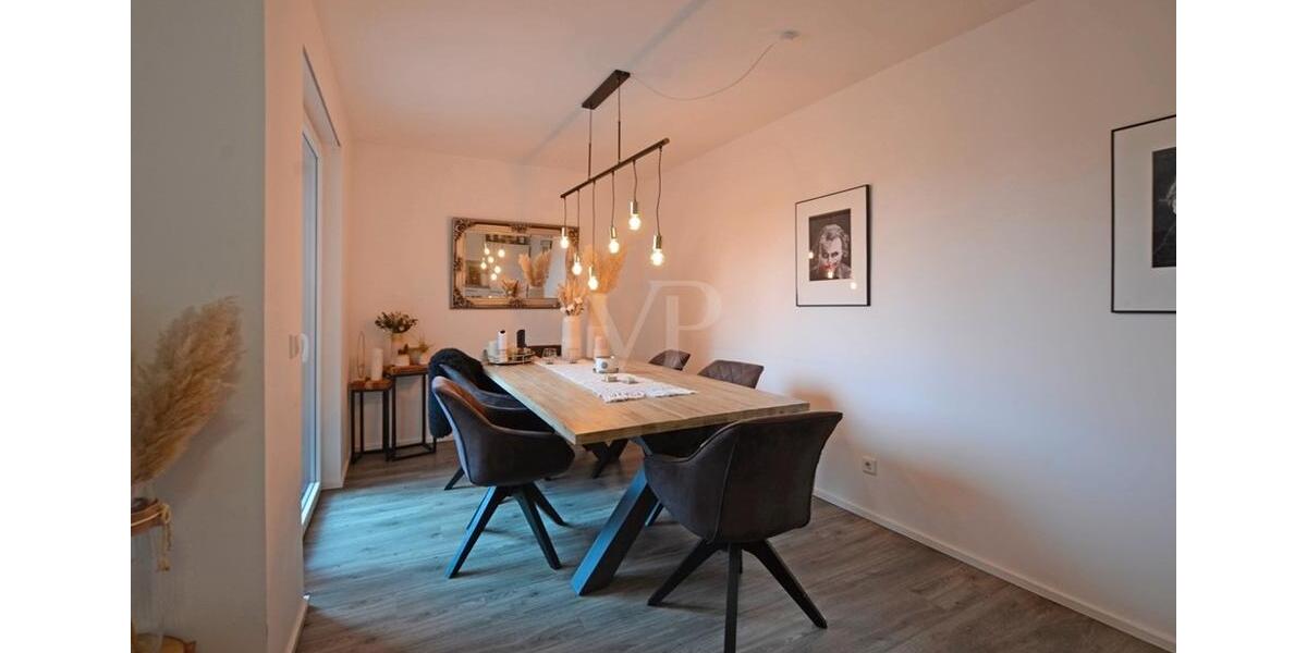 Etagenwohnung Langenfeld (Rheinland) - 2 Zimmer, 81 m&sup2;, 1.090&euro; | Angebot:26661746