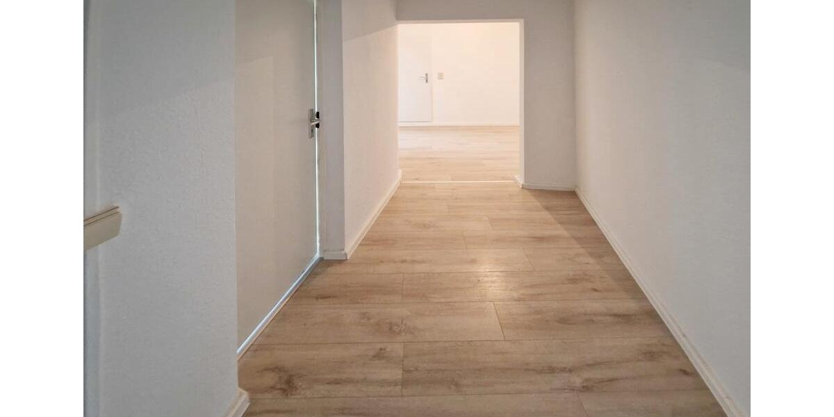 Erdgeschoßwohnung Neubrandenburg Datzeberg - 4 Zimmer, 86 m&sup2;, 588&euro; | Angebot:25714373
