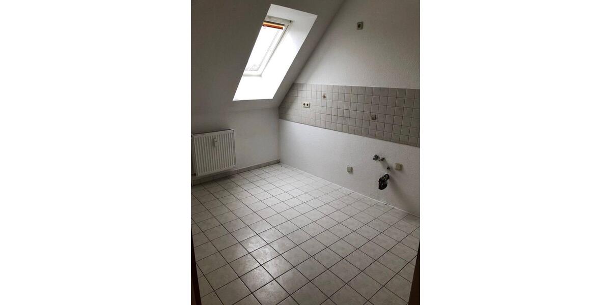 Dachgeschoßwohnung Oschersleben (Bode) - 3 Zimmer, 80 m&sup2;, 560&euro; | Angebot:24422821
