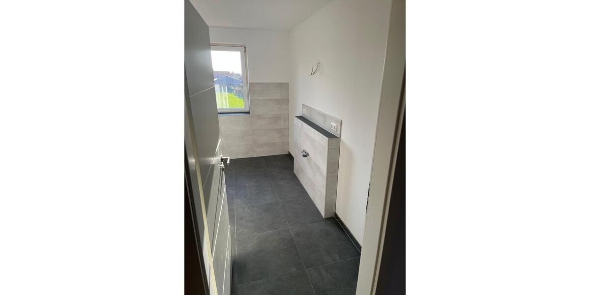 Etagenwohnung Hohn - 3 Zimmer, 82 m&sup2;, 902&euro; | Angebot:26020003