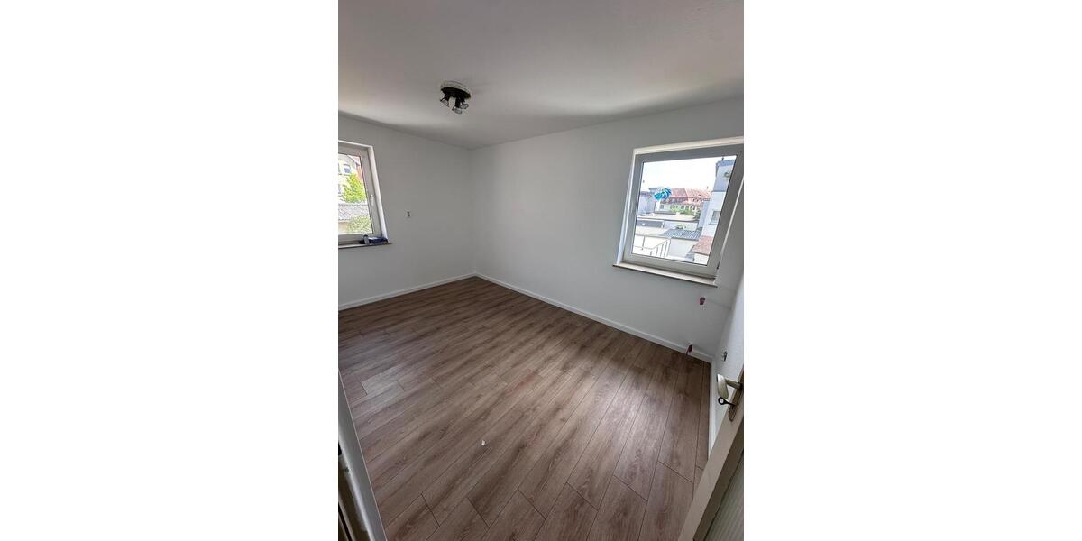 Etagenwohnung Büdingen - 4 Zimmer, 102 m&sup2;, 1.050&euro; | Angebot:26694096