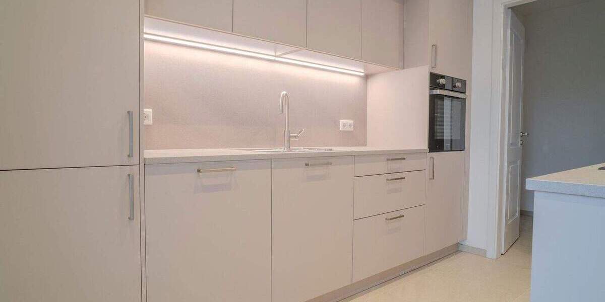 Etagenwohnung Frankfurt am Main Hausen - 4 Zimmer, 145 m&sup2;, 3.400&euro; | Angebot:25736904
