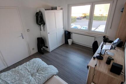 Helles, möbliertes Zimmer (11m2) in 4er-WG 4 zimmer