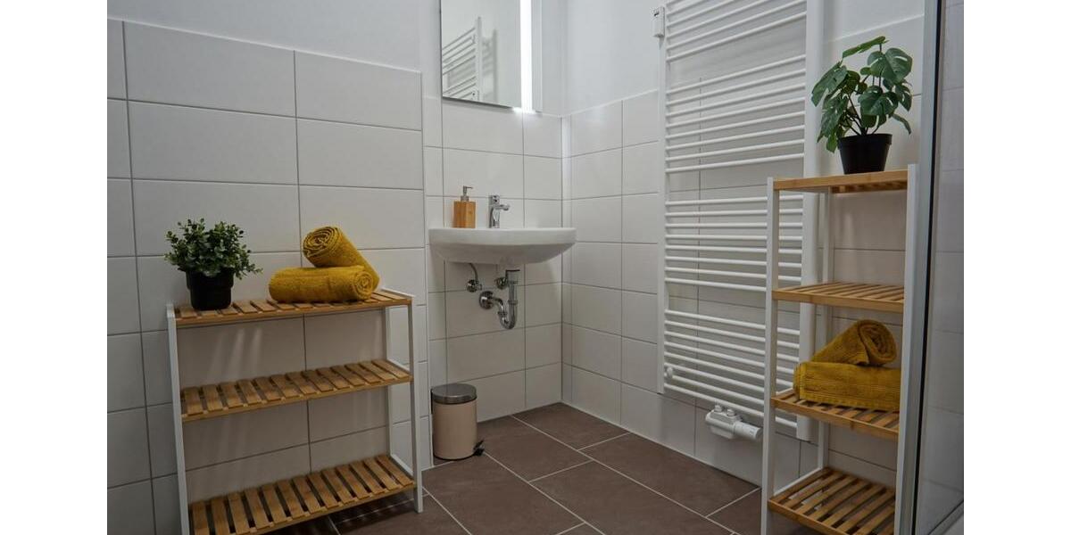 Hochparterre Brandenburg an der Havel - 3 Zimmer, 100 m&sup2;, 1.590&euro; | Angebot:26297568