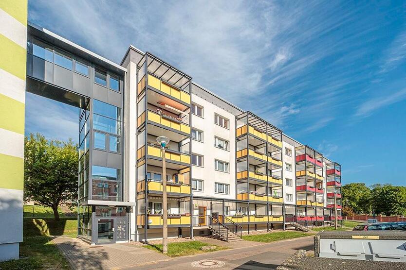 Geräumige Wohnung mit Aufzug und Balkon