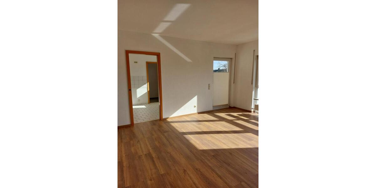 Etagenwohnung Schönebeck (Elbe) - 3 Zimmer, 79 m&sup2;, 550&euro; | Angebot:26262558