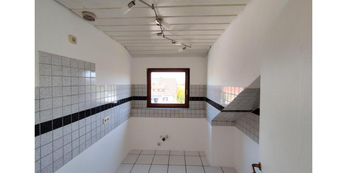 Dachgeschoßwohnung Neuenbürg - 3.5 Zimmer, 85 m&sup2;, 1.230&euro; | Angebot:26050720