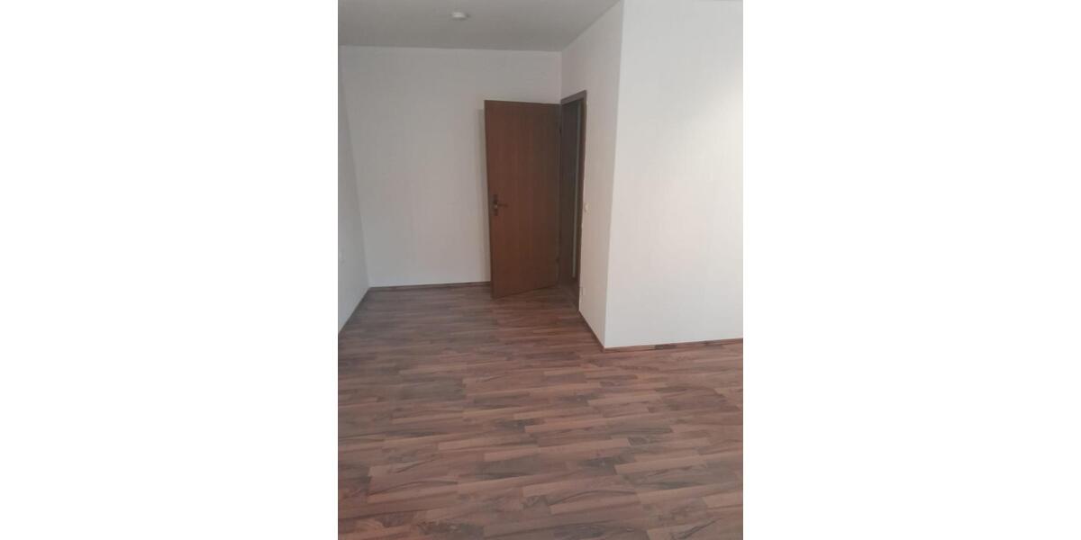 Dachgeschoßwohnung Beltheim - 3 Zimmer, 80 m&sup2;, 600&euro; | Angebot:24396830