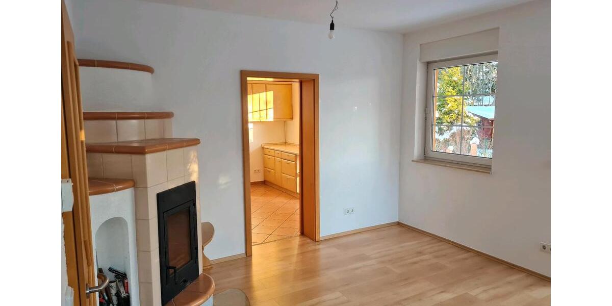 Zwei-Zimmer-Wohnung (Hochparterre) oder ganzes Haus 2 zimmer