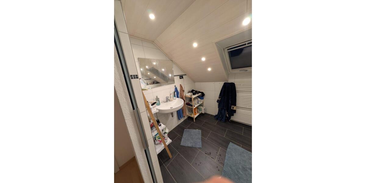 Dachgeschoßwohnung Berghülen - 3.5 Zimmer, 80 m&sup2;, 1.000&euro; | Angebot:24842563