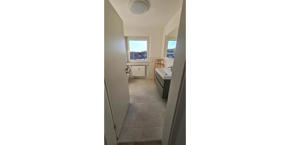 Helle, komplett renovierte 3-Zimmer-Wohnung 3 zimmer